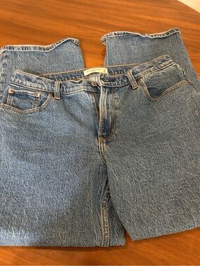 Abercrombie & Fitch Baggy Low-Rise Jeans